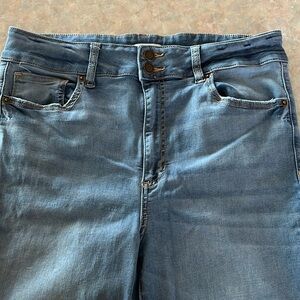 Sneak Peek jeans 9/29